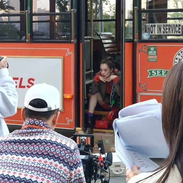 Hình ảnh cuối cùng của Sulli trước khi tự tử: Đẹp xuất thần nhưng chân tay tong teo rướm máu-2