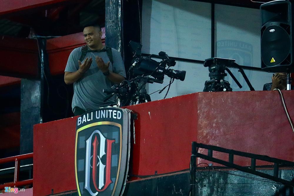 HLV Park nổi giận khi phát hiện máy quay tuyển Việt Nam tập-6