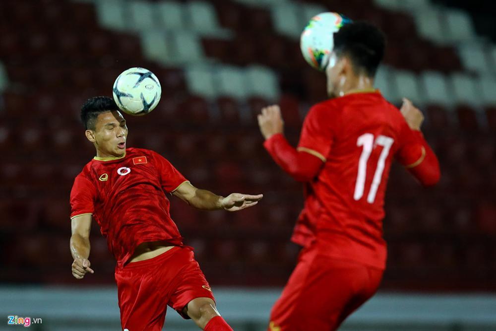 HLV Park nổi giận khi phát hiện máy quay tuyển Việt Nam tập-11