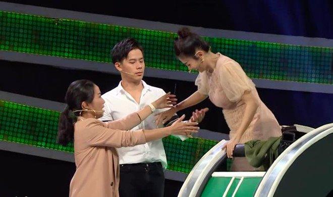 Ốc Thanh Vân uất ức tuyên bố không bao giờ chơi gameshow nữa: Dàn nghệ sĩ đồng loạt bức xúc-5