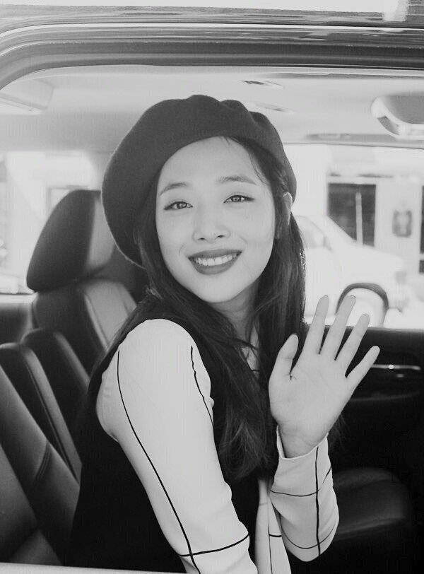 Tang lễ của thánh nữ xứ Hàn Sulli được tổ chức riêng tư vào hôm nay-1