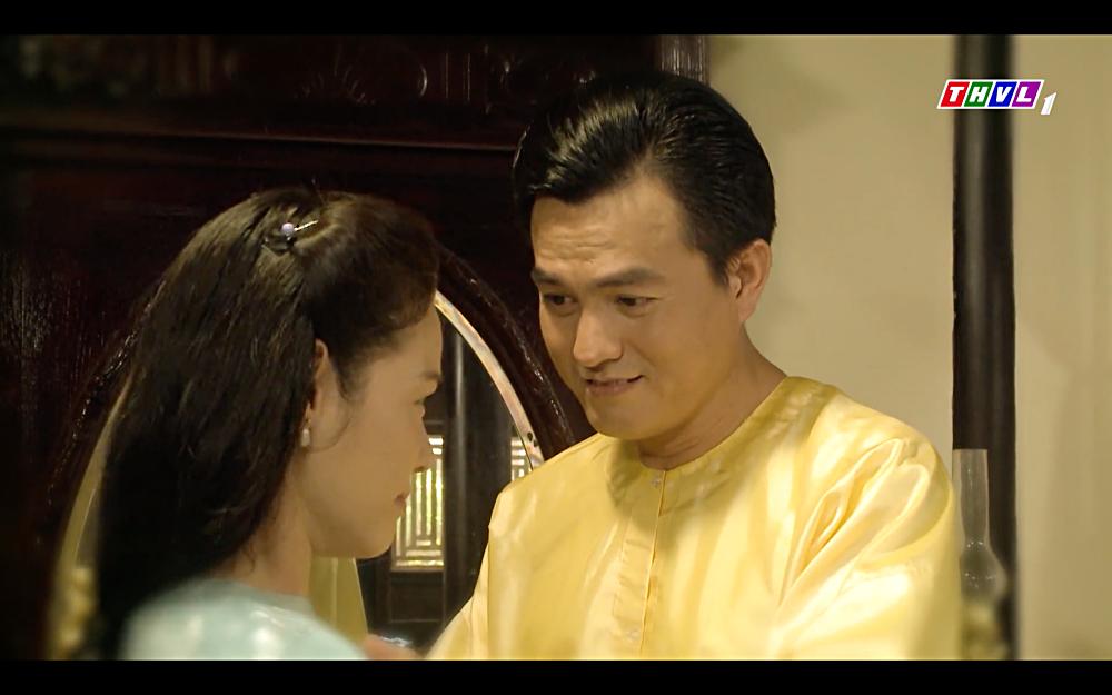 Nhật Kim Anh khóc cạn nước mắt khi thấy bài vị mình trên bàn thờ trong tập 37 Tiếng Sét Trong Mưa-4