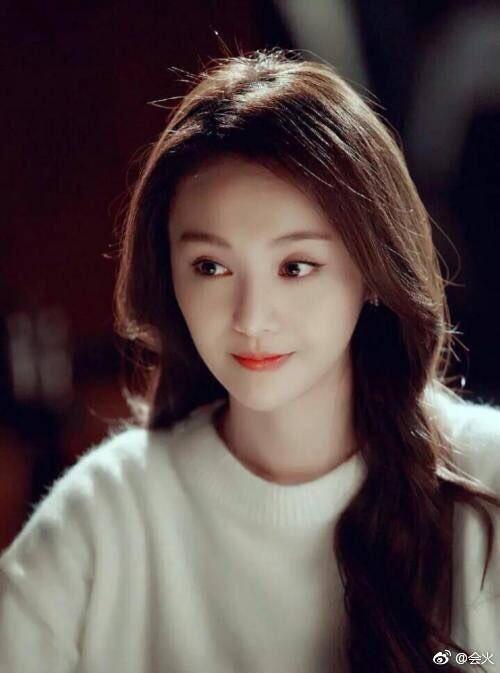 Cuộc cạnh tranh khốc liệt trong bảng xếp hạng nhan sắc các tiểu hoa nổi tiếng: Triệu Lệ Dĩnh đứng thứ 2, Dương Mịch không có tên-3