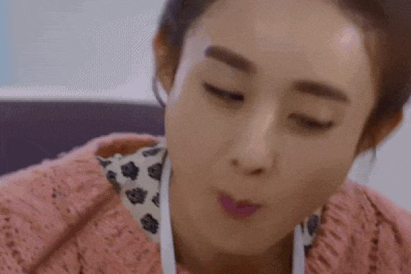 Những màn vừa ăn vừa khóc của sao Hoa ngữ khiến khán giả cảm động-9