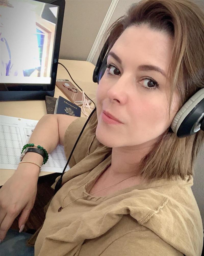 Bản tin Hoa hậu Hoàn vũ 15/10: Hoàng Thùy oanh tạc bảng xếp hạng, sẽ vượt kỳ tích của HHen Niê?-4