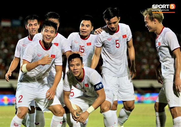 Phút bù giờ tuyển Việt Nam bất ngờ hưởng penalty, kết thúc thắng Indonesia cách biệt 3-1-2