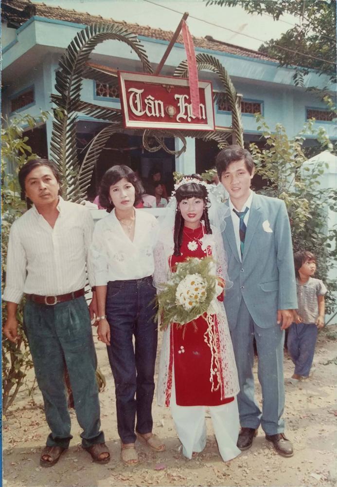 31 năm trước uống một cốc nước mía bên đường, người đàn ông mê luôn cô bán hàng, diễn một cú lừa rồi thành công cưới về làm vợ-7