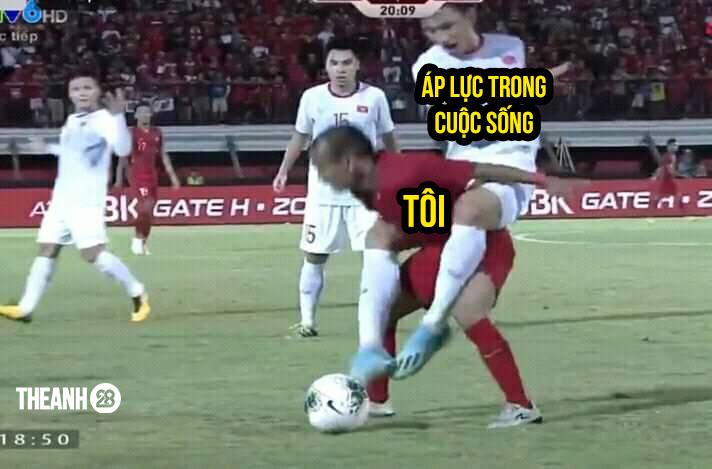 Lan truyền tình huống nhà bao việc nhưng cầu thủ Indonesia vẫn phải cõng Văn Hậu chơi bóng-3