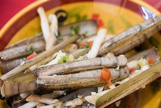 Ốc móng tay xào bơ tỏi thơm phức ở chợ đêm Đài Loan