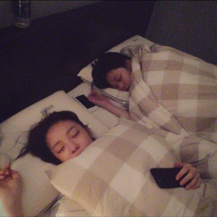 Goo Hara bật khóc nức nở trên livestream, liên tục nói xin lỗi Sulli sau cái chết của bạn thân-5