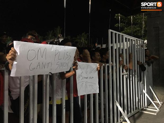 Thua Việt Nam trên sân nhà, HLV Indonesia làm bao người hoang mang: Tôi có thể bị giết nếu ra ngoài lúc này-2