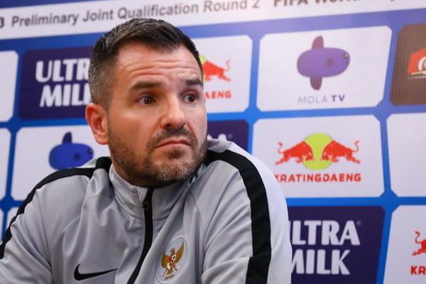 Thua Việt Nam trên sân nhà, HLV Indonesia làm bao người hoang mang: Tôi có thể bị giết nếu ra ngoài lúc này-1