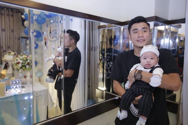 Chưa từng chia sẻ chuyện cưới xin, em trai Bùi Tiến Dũng bất ngờ khoe con trai đáng yêu-2