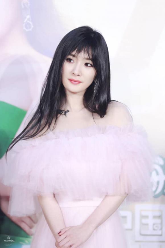 Bất ngờ đổi kiểu tóc mới, Dương Mịch nhận về những ý kiến trái chiều-1