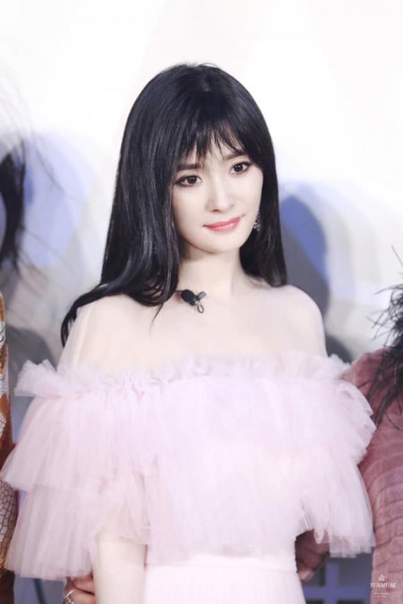 Bất ngờ đổi kiểu tóc mới, Dương Mịch nhận về những ý kiến trái chiều-2