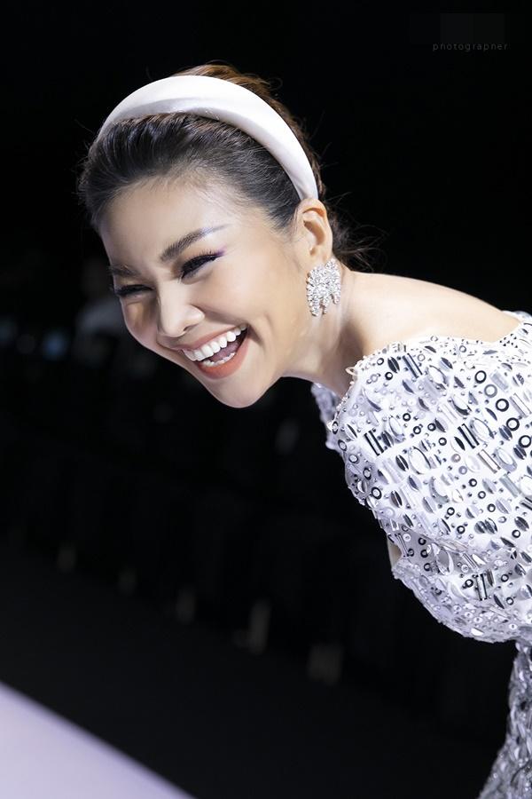 Nam Em xuất hiện tươi tắn, rạng ngời sau những tâm sự khó hiểu về chuyện buồn của Sulli-8