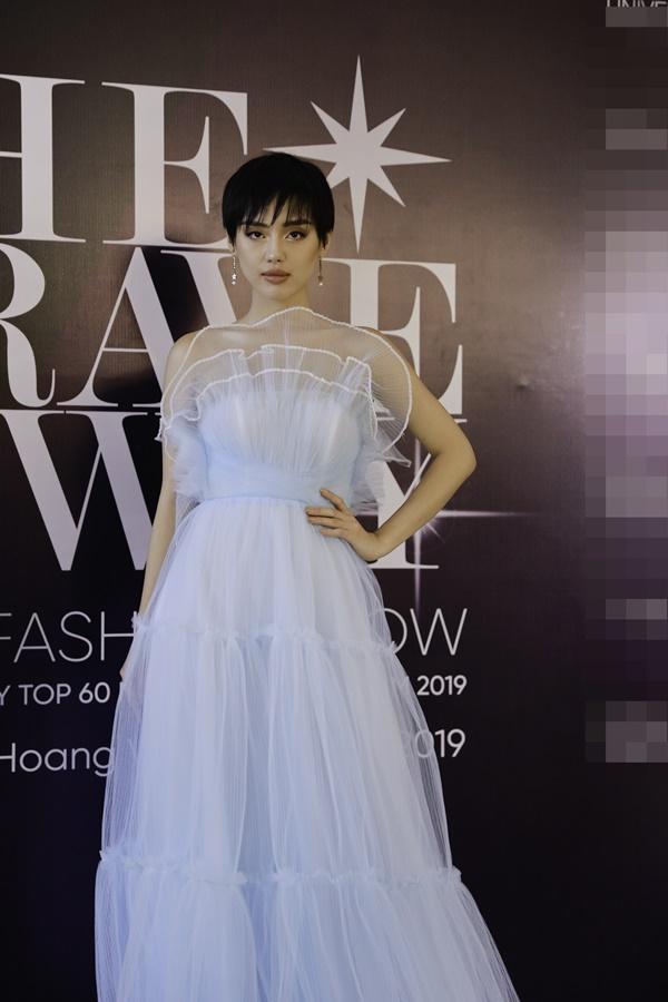 Nam Em xuất hiện tươi tắn, rạng ngời sau những tâm sự khó hiểu về chuyện buồn của Sulli-12