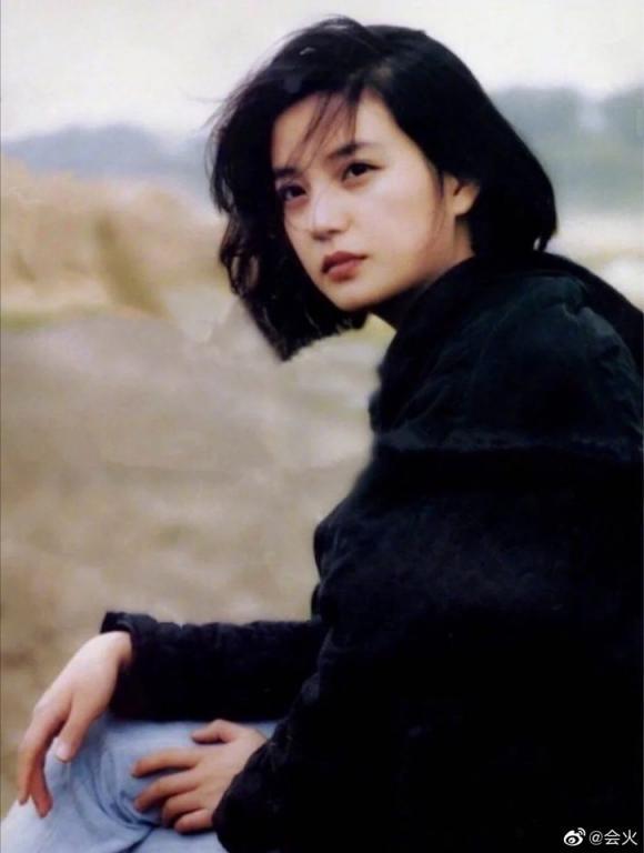 Dân mạng phát sốt với hình ảnh Triệu Vy 21 năm trước và Triệu Vy 21 năm sau-4