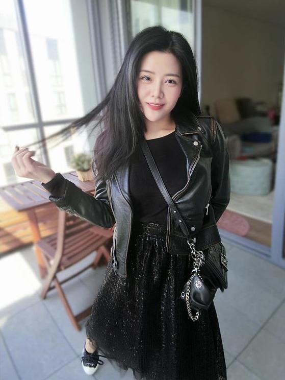 Trước thềm đám cưới Ông Cao Thắng, dân mạng săm soi cuộc sống xa hoa của cô em gái Thoại Liên-3