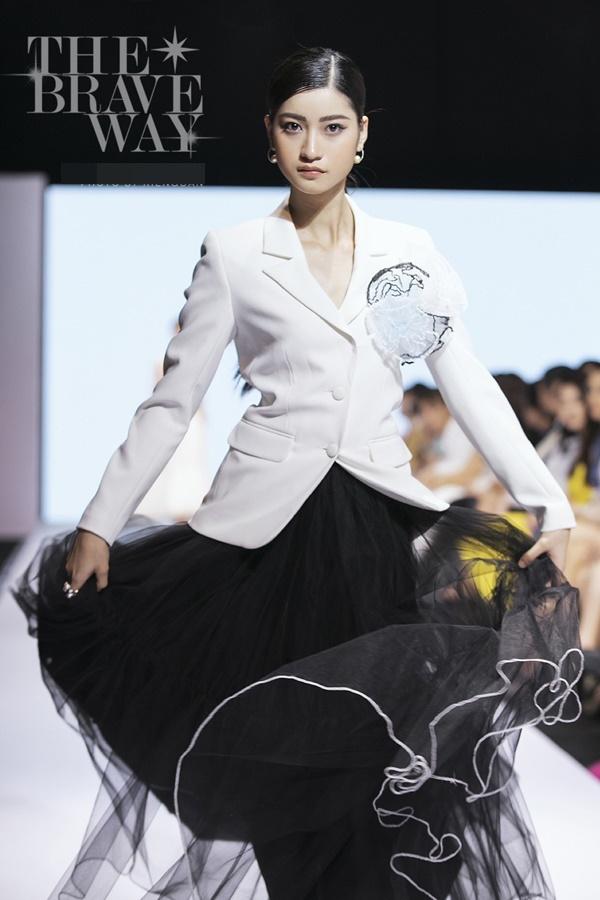 Liên tục bị chê catwalk, Thúy Vân vẫn được kỳ vọng lọt top 45 Hoa hậu Hoàn vũ Việt Nam 2019-13