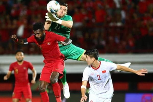 Fan Thái khen Văn Lâm đẹp trai nhất dàn cầu thủ của Muangthong United-4