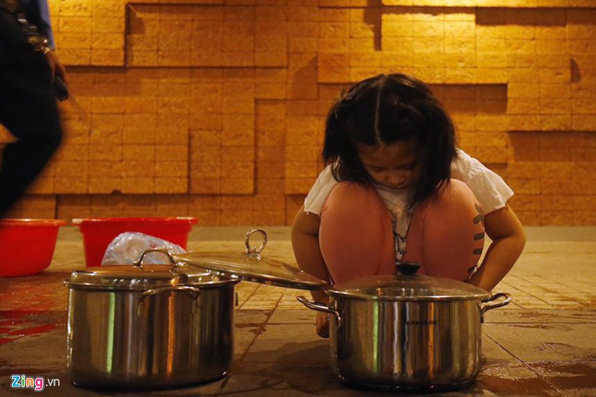 Cuộc sống người Hà Nội đảo lộn trong cơn khủng hoảng nước-13