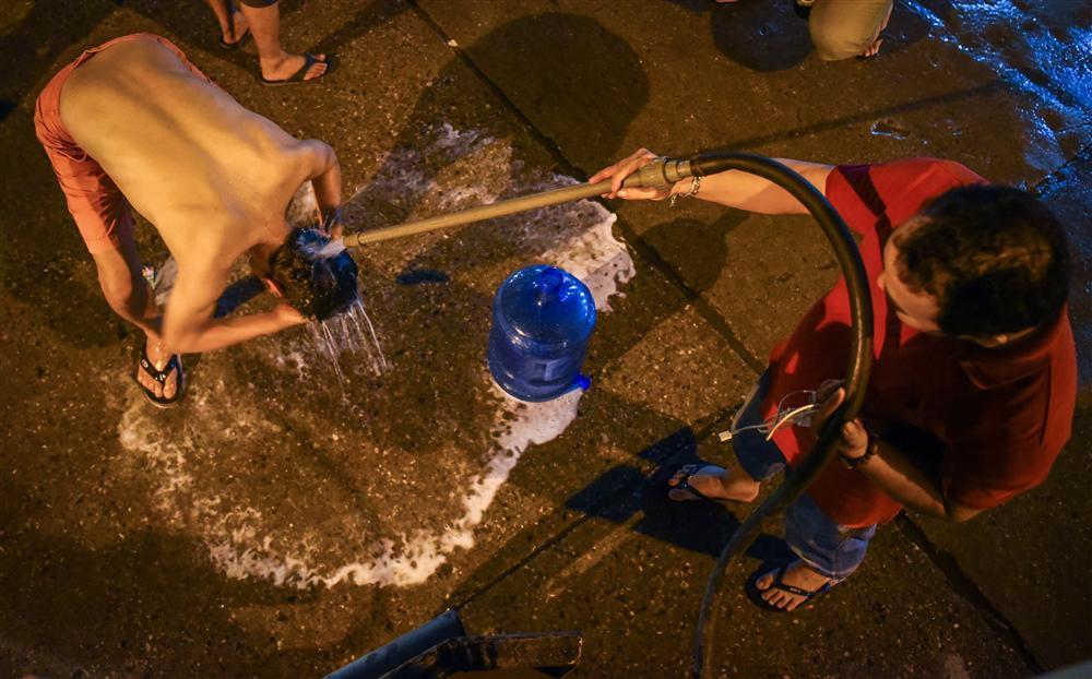 Cuộc sống người Hà Nội đảo lộn trong cơn khủng hoảng nước-20