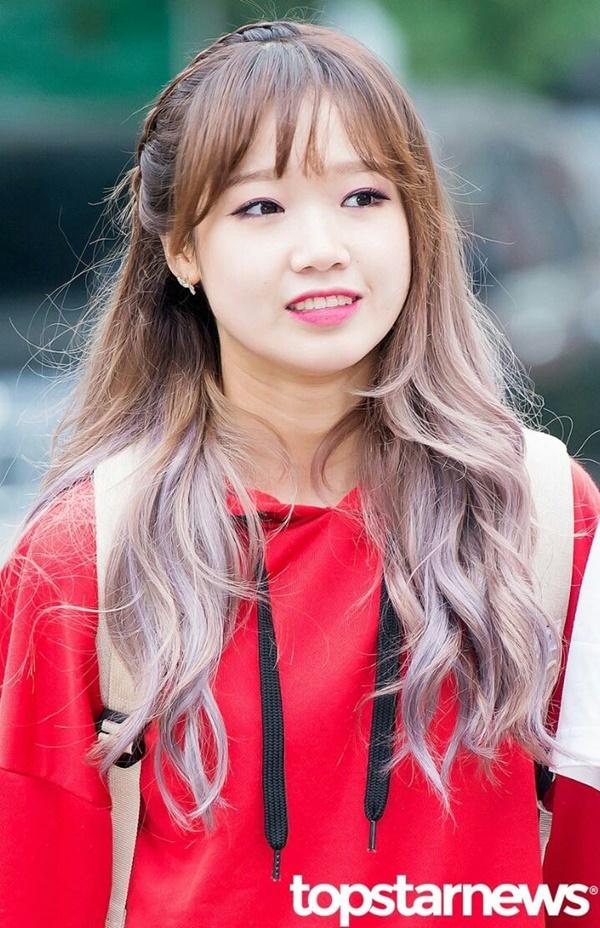 Weki Meki Yoojung tạm rút khỏi mọi hoạt động của nhóm vì lý do sức khỏe.