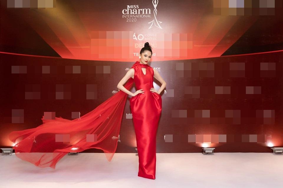 Đụng hàng 1 thiết kế: Angela Phương Trinh gây khó hiểu khi đeo liền 2 chiếc đồng hồ - Tường San, Thùy Dung biến hóa xuất sắc-3