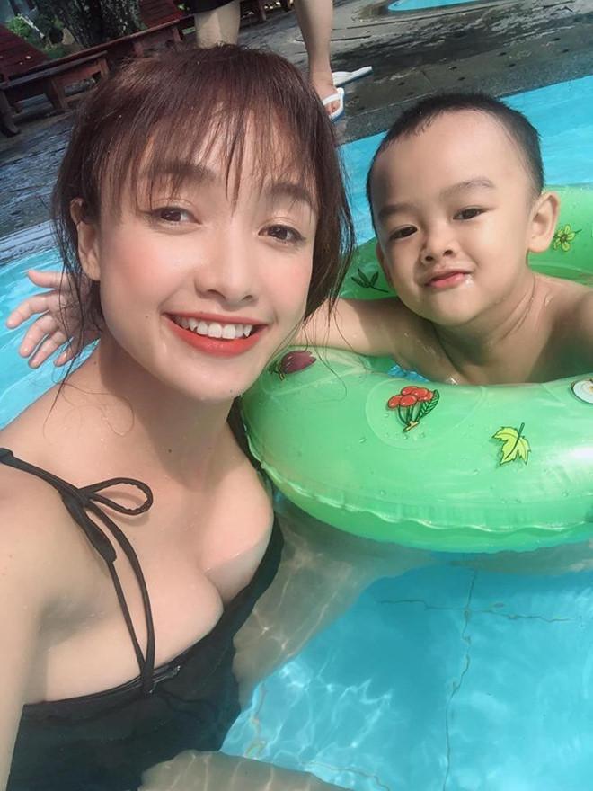 Dàn mỹ nhân Tiếng sét trong mưa diện bikini khoe thân hình gợi cảm-3