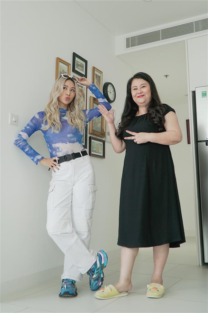 Hết mẹ Chi Pu làm PT cho con giảm béo thì đến mẹ Quỳnh Anh Shyn trổ tài stylist rồi đây!-5