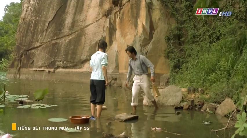 Những tình tiết vô lý đến hài hước ở phim Tiếng sét trong mưa-3