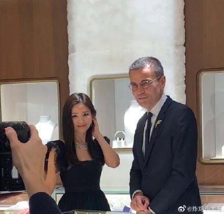 Song Hye Kyo gây tranh cãi khi dự sự kiện sau ngày mất của Sulli-3