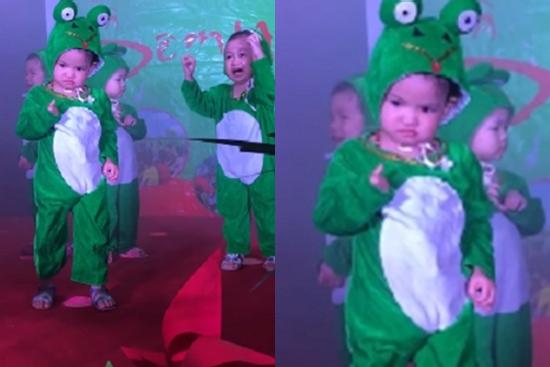 Cậu bé với biểu cảm hờn dỗi cả thế giới làm ai nấy lịm tim vì quá đáng yêu