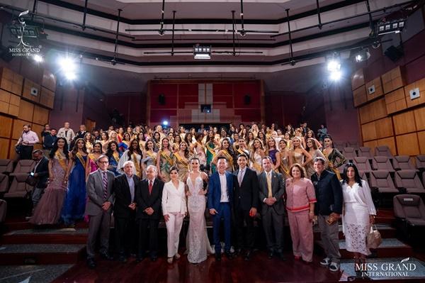 Không phải dàn thí sinh, nam MC của Miss Grand International 2019 mới là nhân vật được dân mạng ráo riết xin info-1