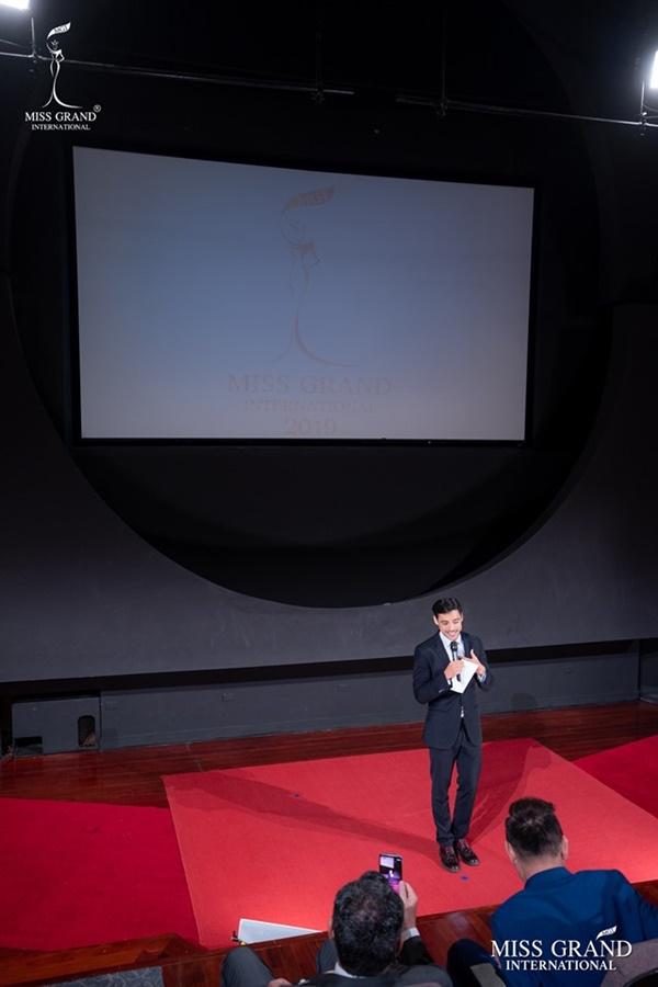 Không phải dàn thí sinh, nam MC của Miss Grand International 2019 mới là nhân vật được dân mạng ráo riết xin info-5