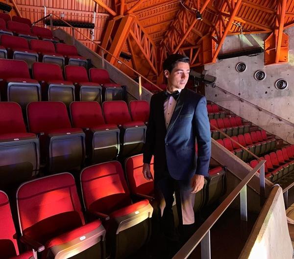 Không phải dàn thí sinh, nam MC của Miss Grand International 2019 mới là nhân vật được dân mạng ráo riết xin info-6