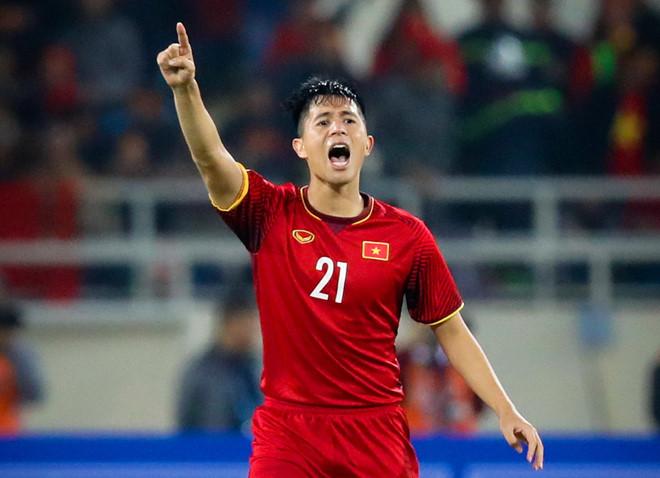 Phóng viên Công Phượng và nghề tay trái fan gắn cho cầu thủ-1