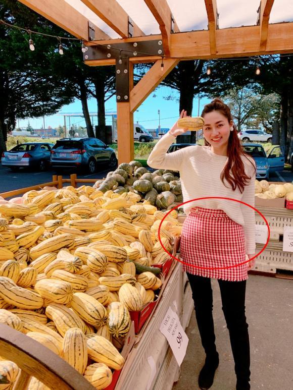 Á hậu Ngô Trà My có vẻ đang mang thai lần hai khi đi Tây chơi mà bụng to bất thường-2