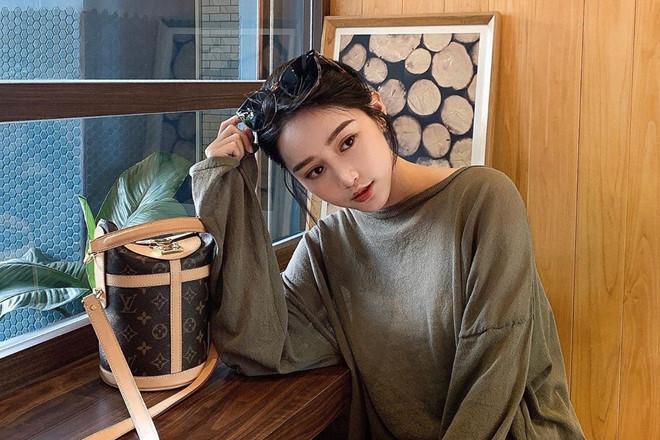 Hot girl đình đám bất ngờ nổi tiếng dù không xuất hiện suốt 12 năm-1