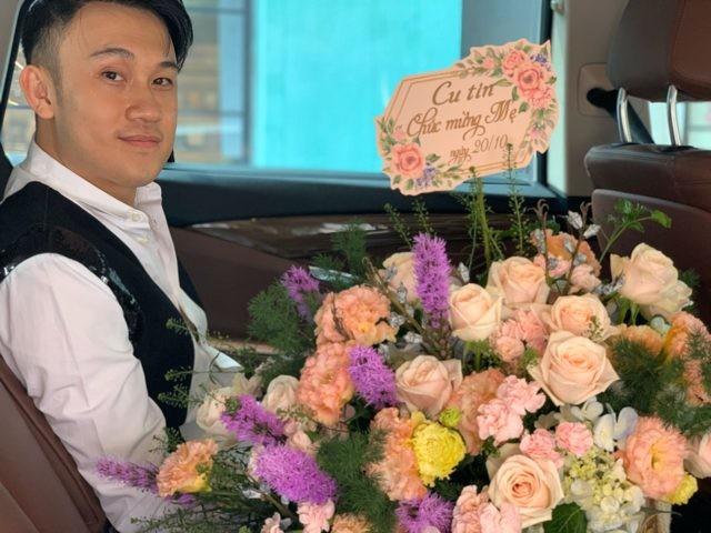 Làm trái lời Hoài Linh, Dương Triệu Vũ tẽn tò khi bị mẹ nhắc nhở trong ngày 20/10-2