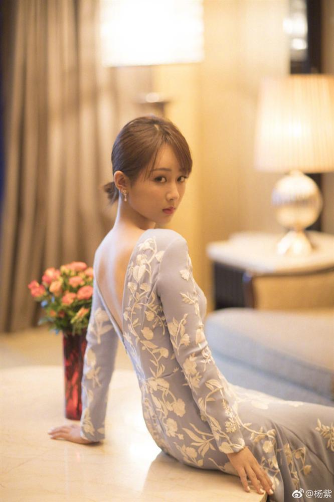 Dương Tử dẫn đầu trong cuộc đua bỏ phiếu Nữ thần Kim Ưng 2020-8