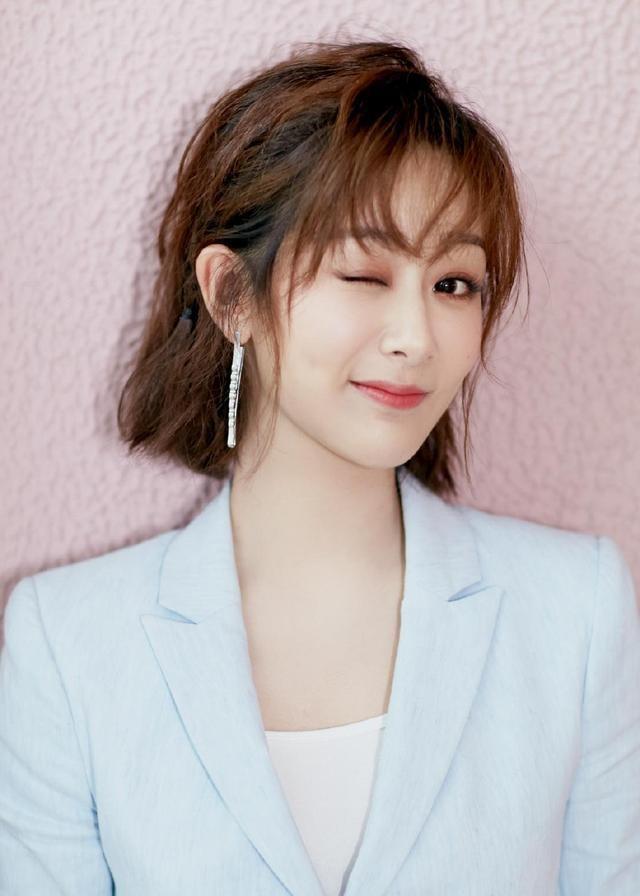 Dương Tử dẫn đầu trong cuộc đua bỏ phiếu Nữ thần Kim Ưng 2020-9