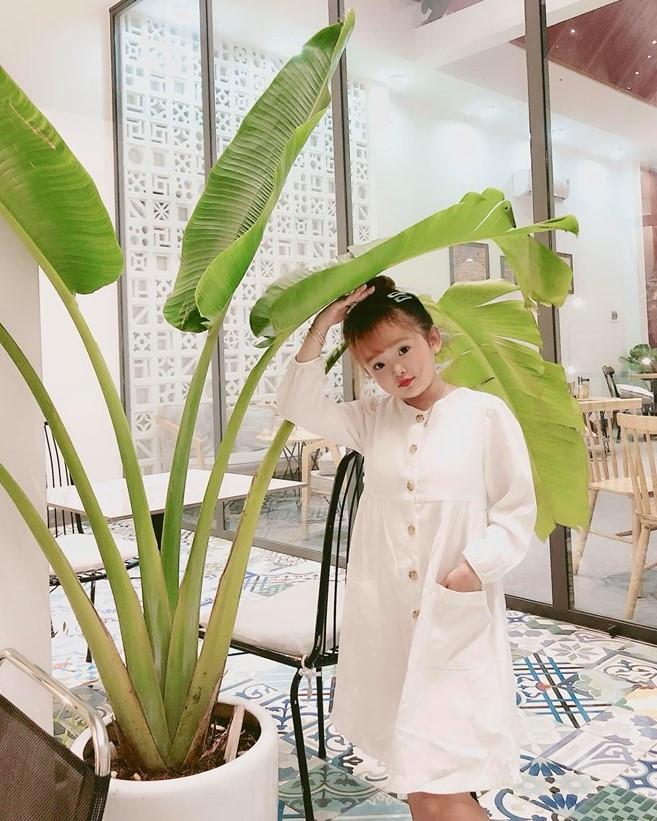 Cô gái 20 tuổi nhỏ như học sinh lớp 1: Ai nói nít ranh mình mặc kệ-2