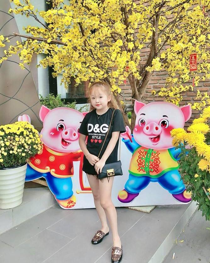 Cô gái 20 tuổi nhỏ như học sinh lớp 1: Ai nói nít ranh mình mặc kệ-3