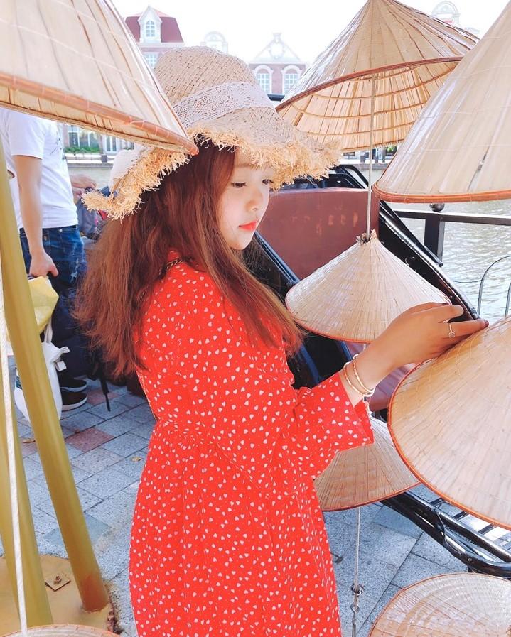 Cô gái 20 tuổi nhỏ như học sinh lớp 1: Ai nói nít ranh mình mặc kệ-6