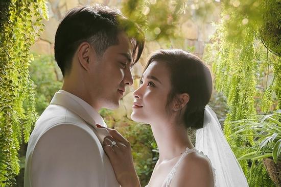 Đông Nhi tự thú 'cảm thấy bất an' khi tự tay chuẩn bị từng chi tiết cho đám cưới với Ông Cao Thắng