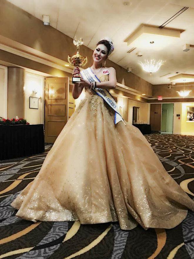 Trước khi kết nạp Ngân 98, câu lạc bộ mỹ nhân đội vương miện nhan sắc ao làng có những ai?-5