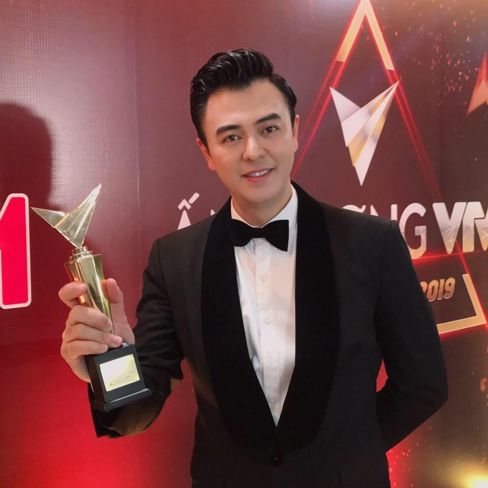 Bất ngờ cuộc sống Tuấn Tú sau khi rời vị trí MC của VTV-1