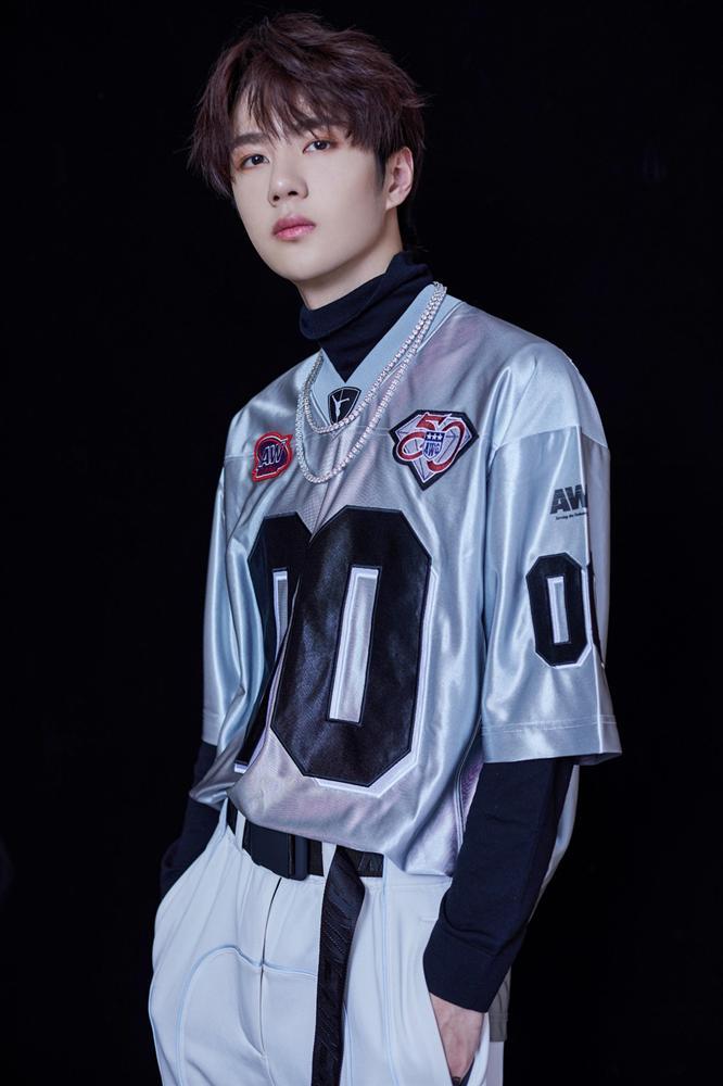 Vương Nhất Bác bị chỉ trích mới nổi tiếng đã kiêu căng, đoàn làm phim Hữu Phỉ nói gì?-3